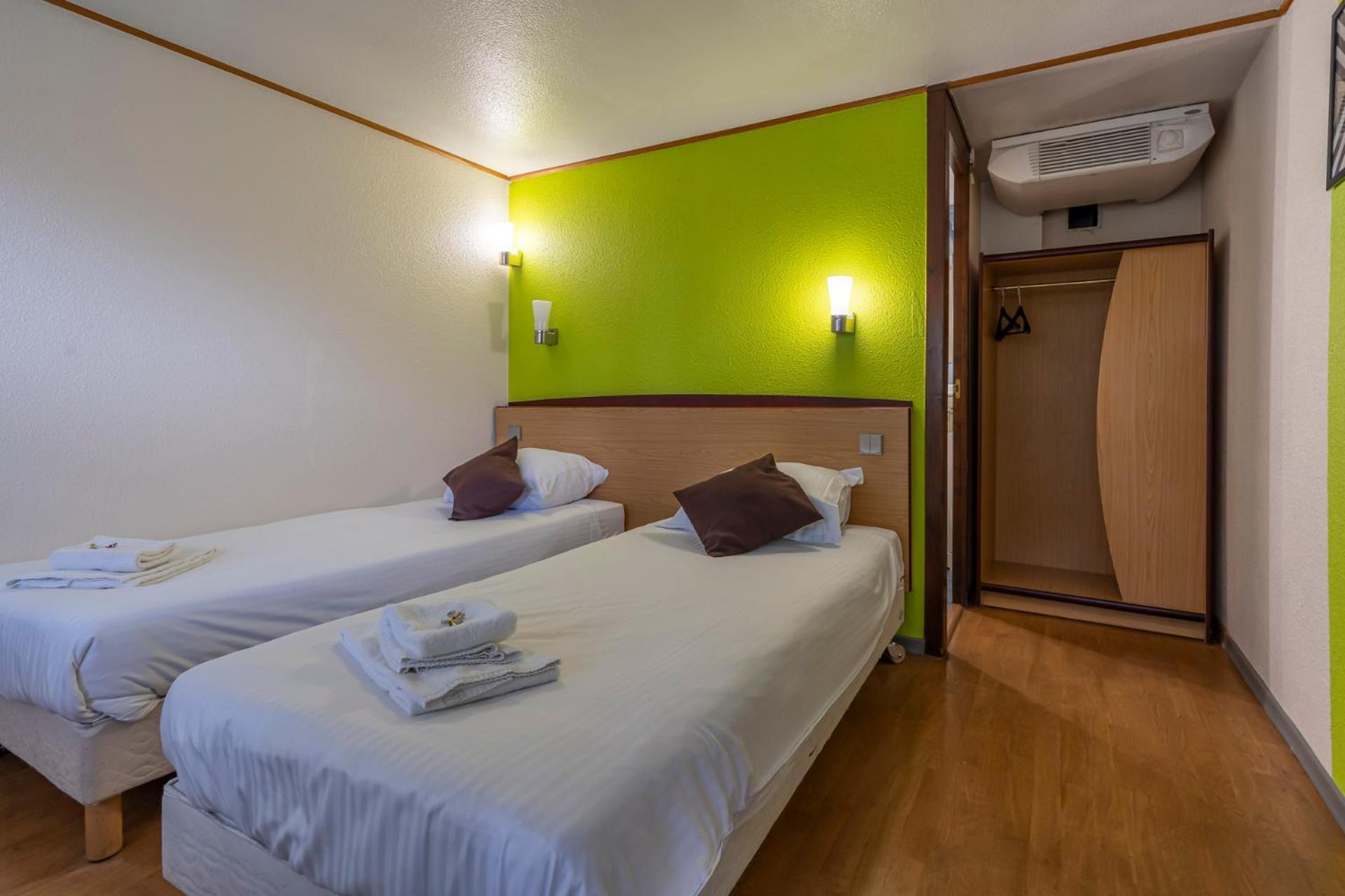 Отель Sleep & Go Brugge Экстерьер фото