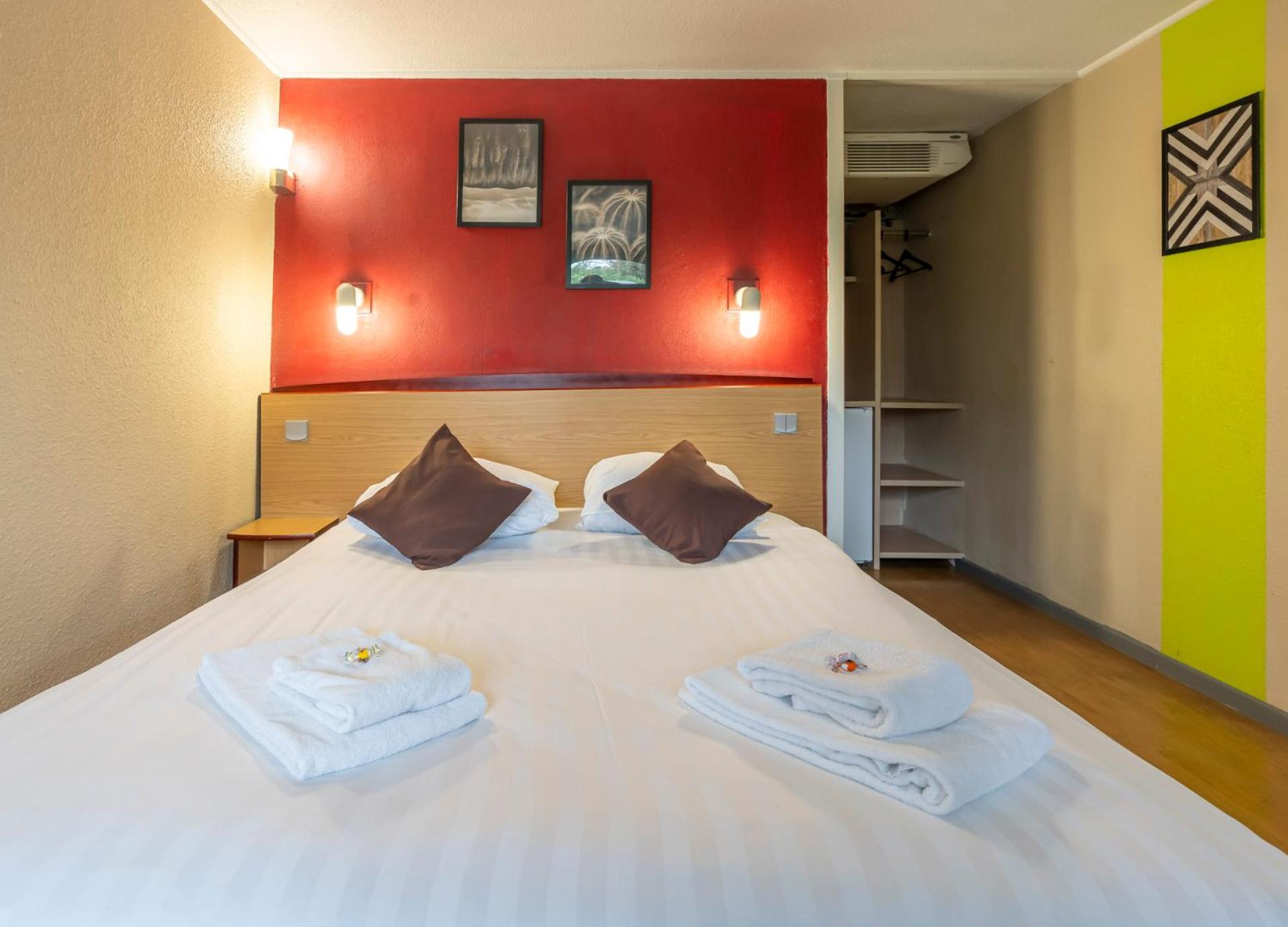 Отель Sleep & Go Brugge Экстерьер фото