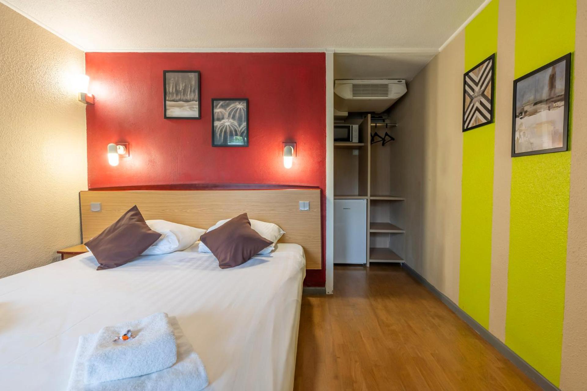 Отель Sleep & Go Brugge Экстерьер фото